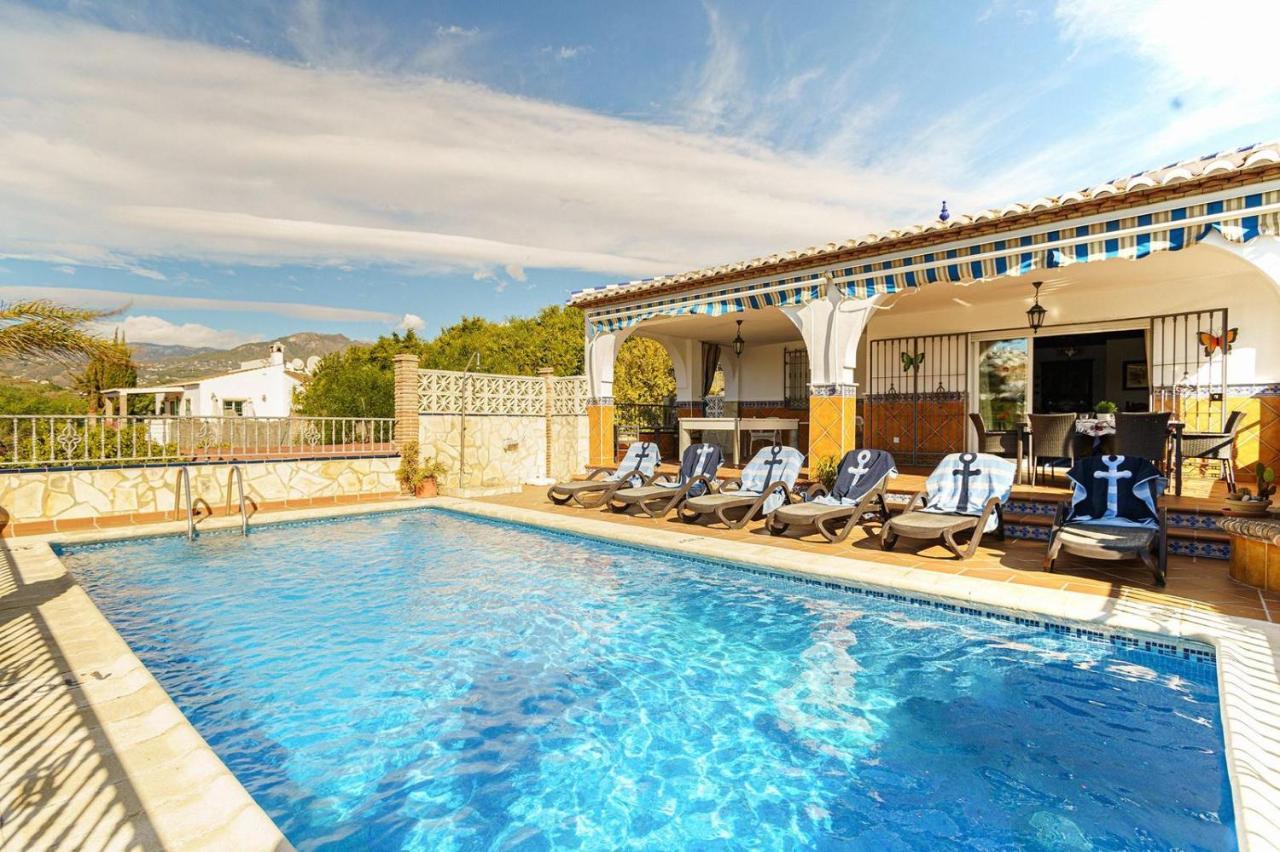 Villa Triana ネルハ エクステリア 写真